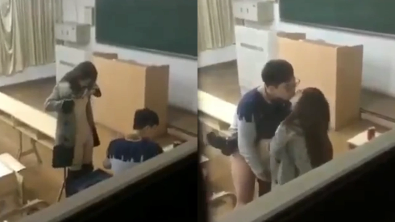 太猛了套套都被干破了 长沙实验中学情侣趁着同学们都放学回宿舍了 在教室就开始疯狂做爱