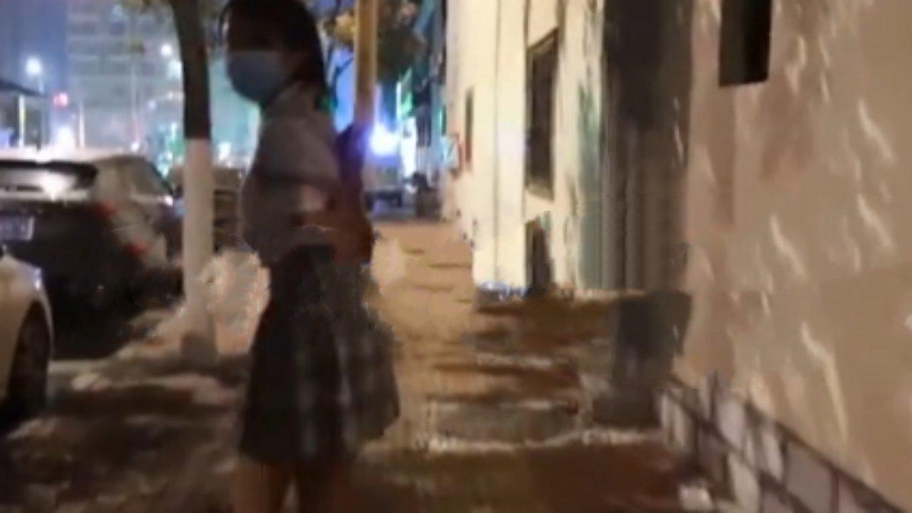 户外调教jk母狗萝莉