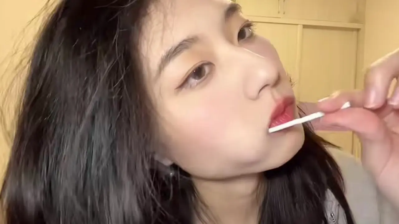 吃糖 念诗 唠嗑 说一些有的没得 尝试一下